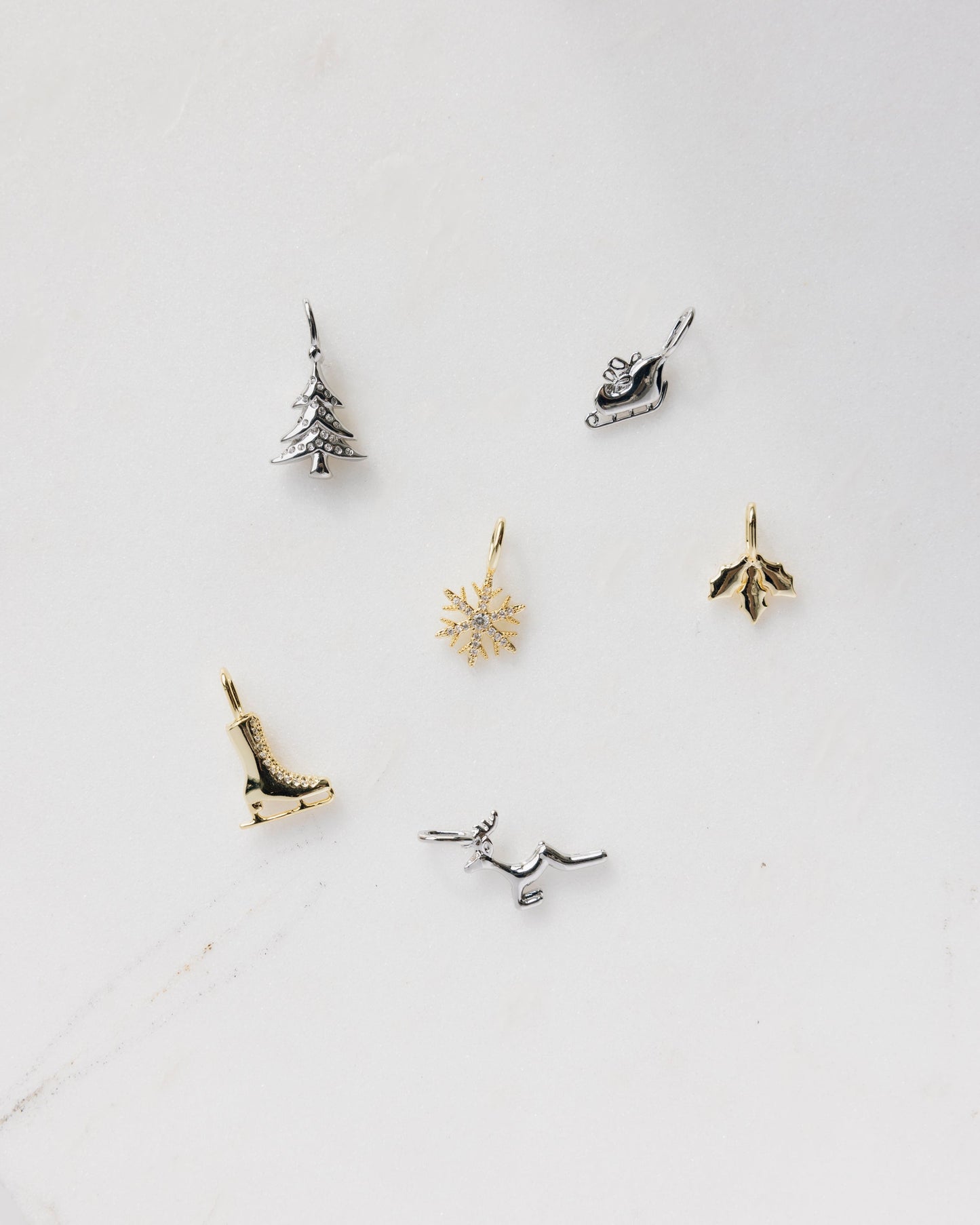 Jolly Holly Charm The Sis Kiss