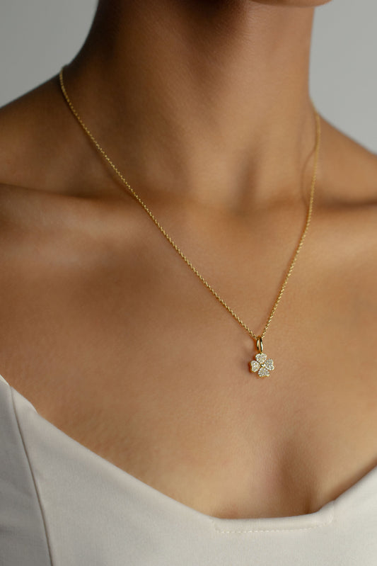 Clover Charm Sis Kiss