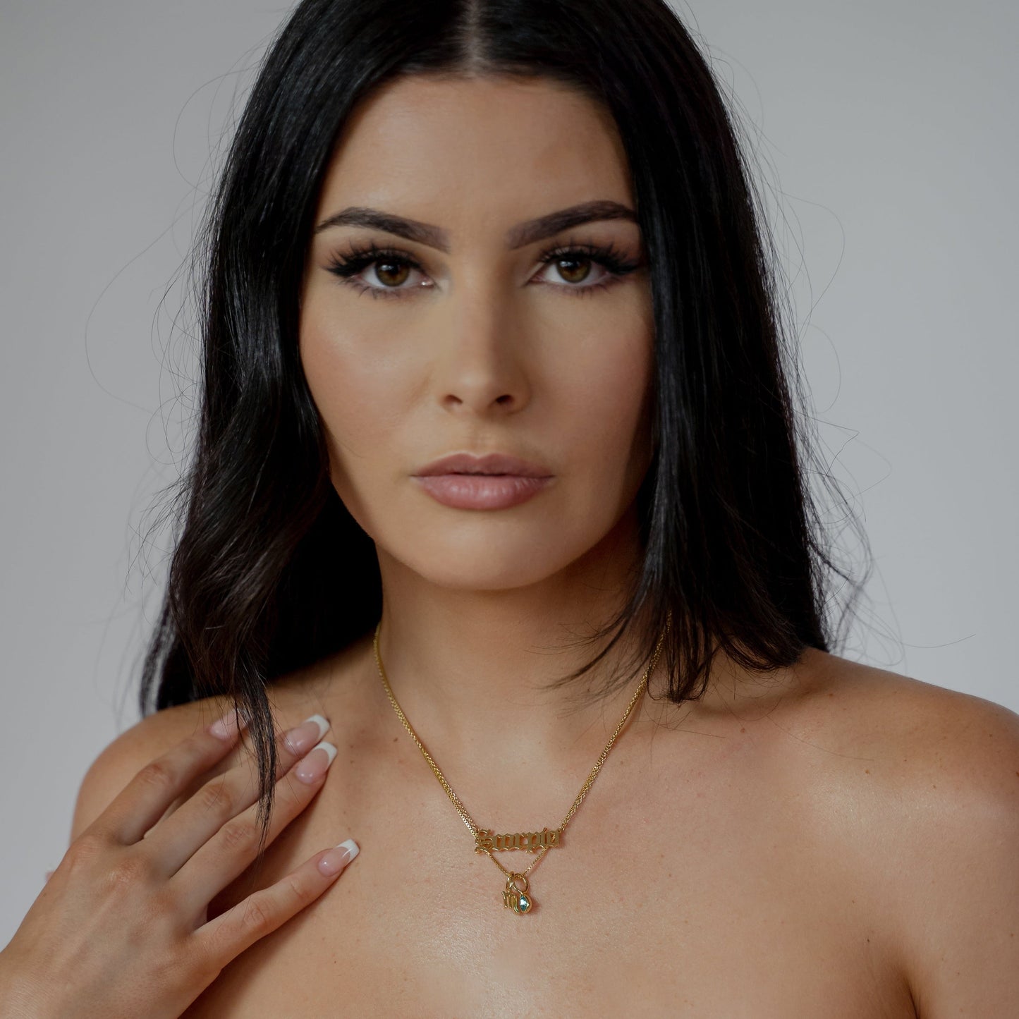 Zodiac Nameplate Necklaces JEWELRY The Sis Kiss