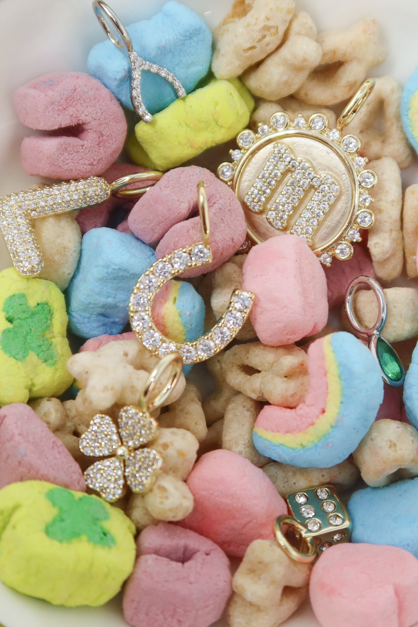 Clover Charm Sis Kiss