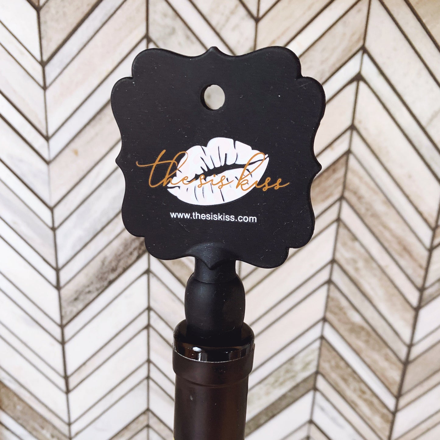 The Sis Kiss Wine Stopper HOME The Sis Kiss