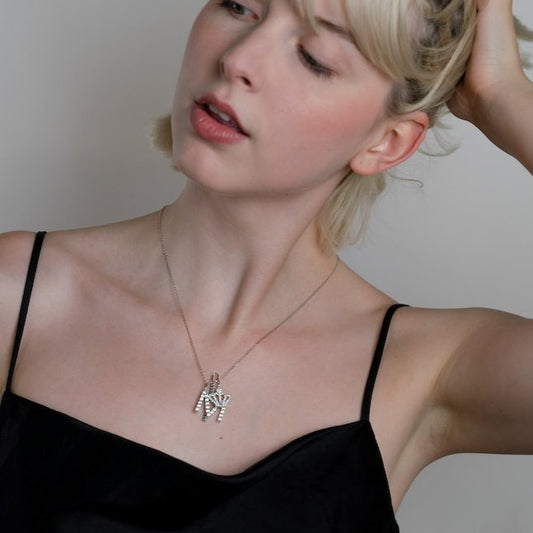 Be a Queen Charm Charms & Pendants The Sis Kiss