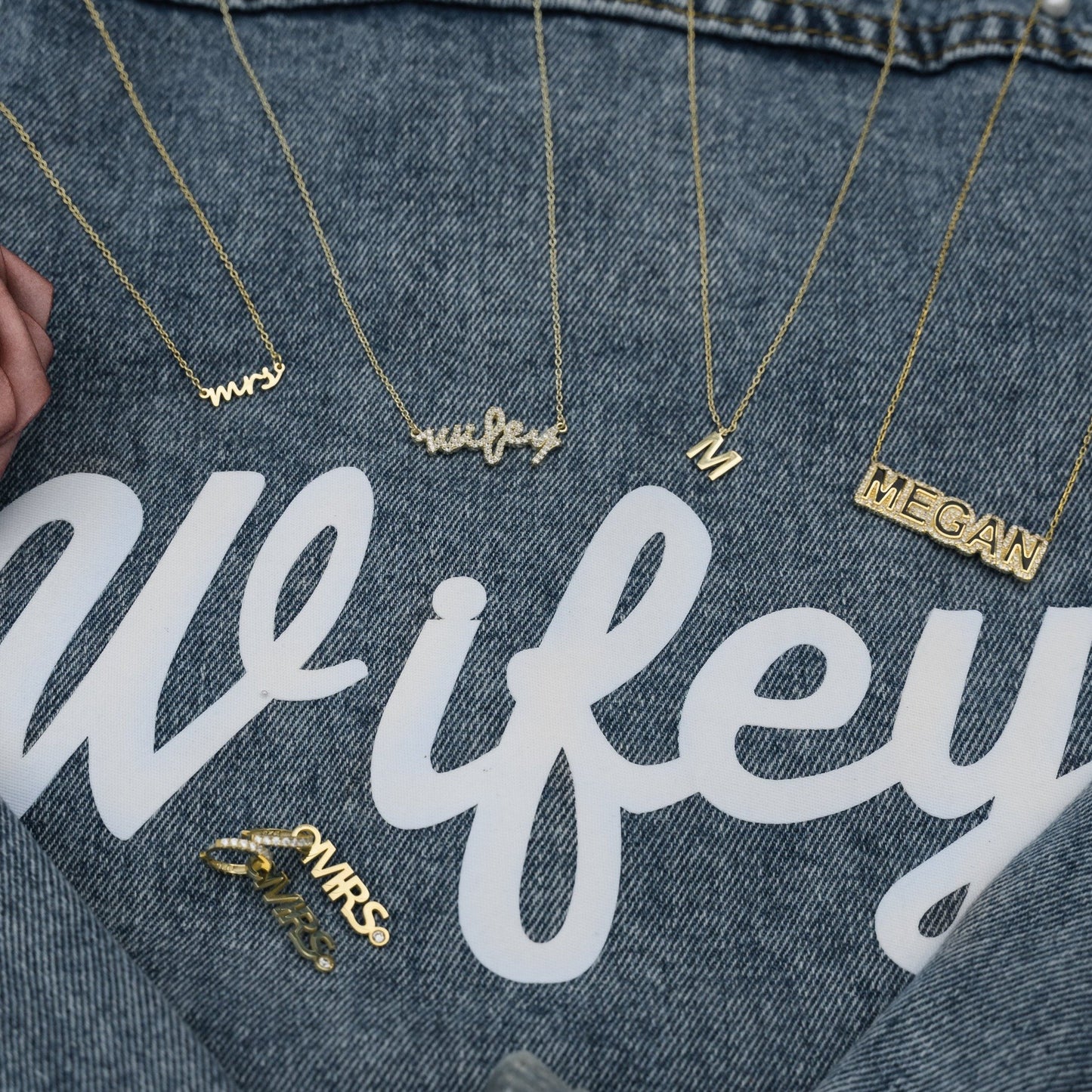 Mrs. Dainty Necklace JEWELRY The Sis Kiss