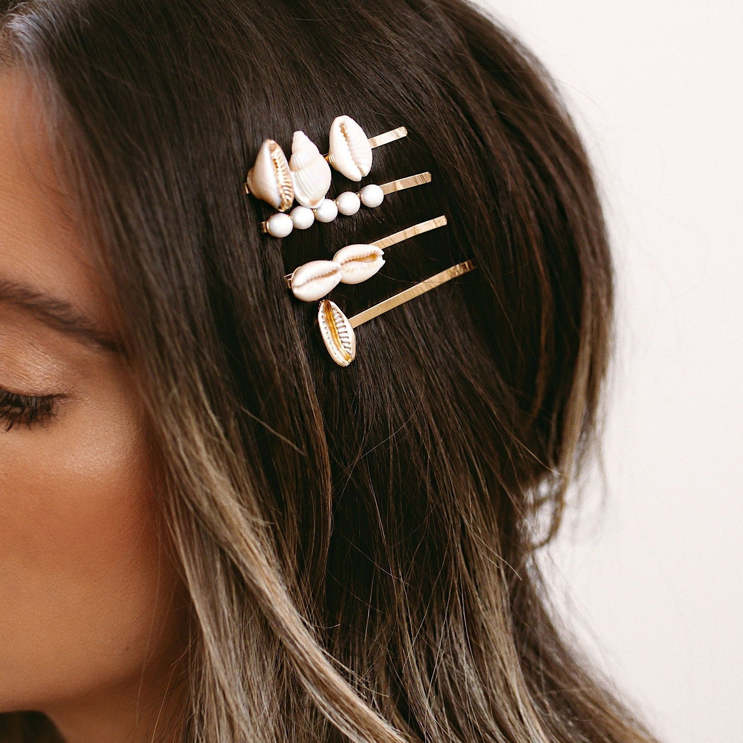 Shell and Pearl Barrette Set of Four ACCESSORY The Sis Kiss