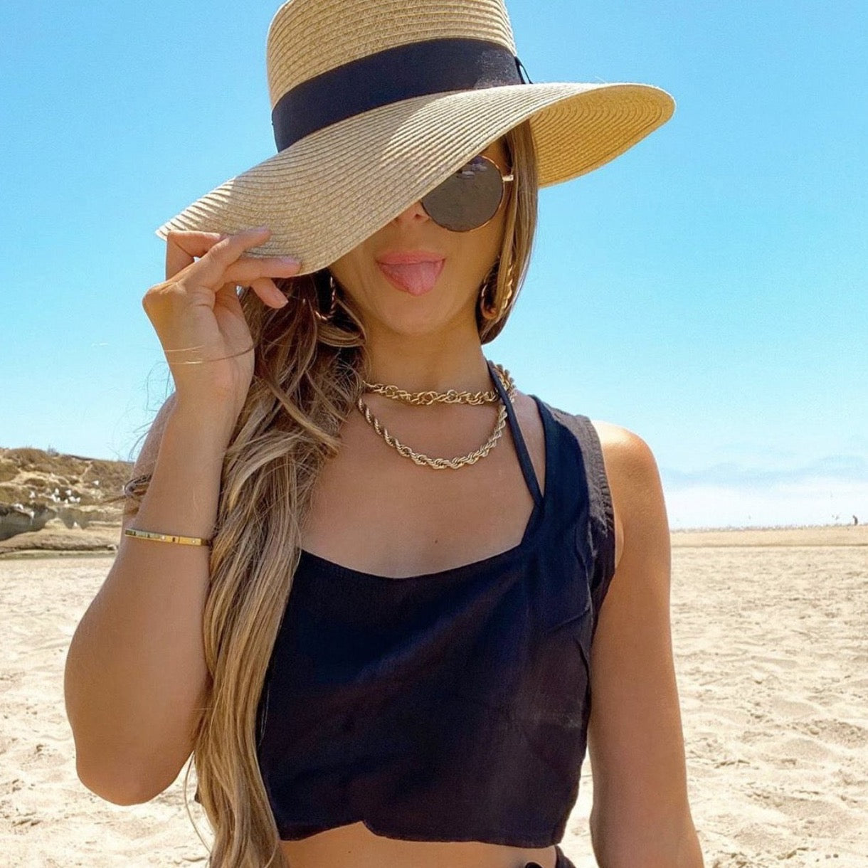 Lovely Links Gold Choker necklace The Sis Kiss