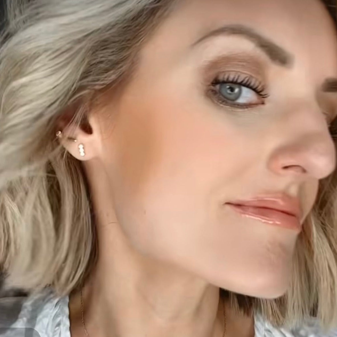 TSK Loverly Diamond Bar Earrings JEWELRY The Sis Kiss