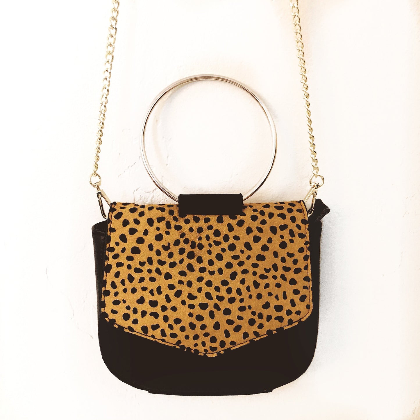 The Circle Cowhide Bag The Sis Kiss