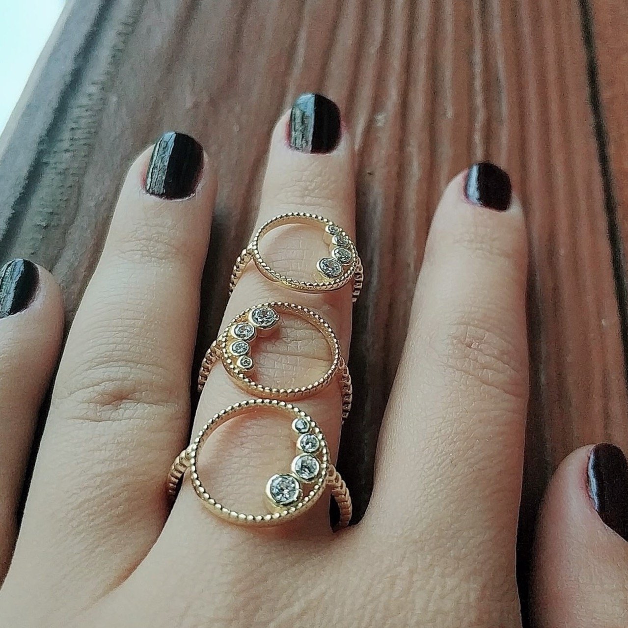 Circle Ring The Sis Kiss