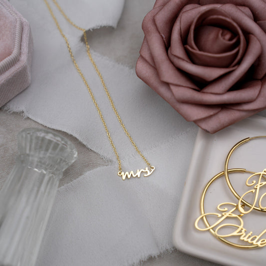 Mrs. Dainty Necklace JEWELRY The Sis Kiss