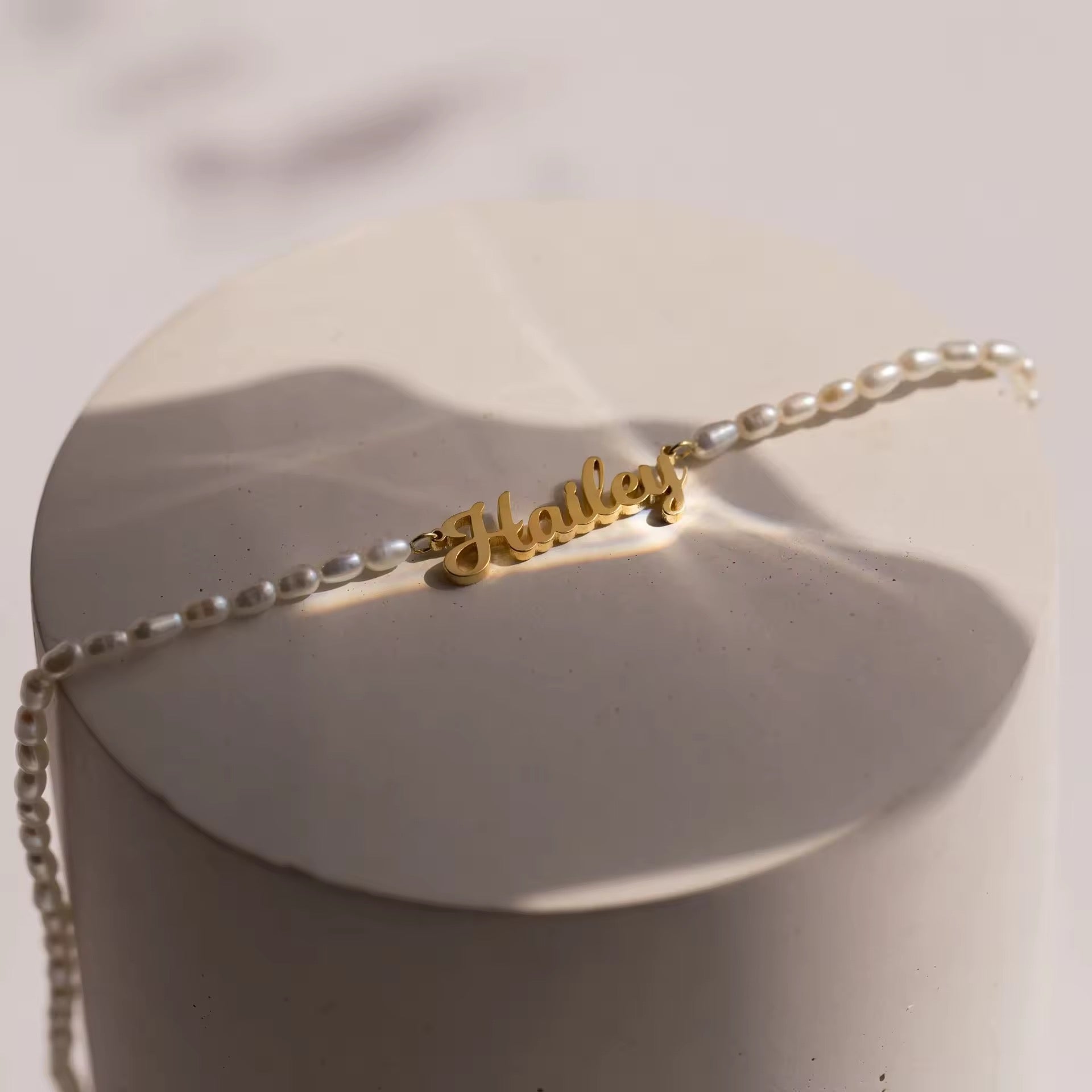 Custom Classic Pearl Nameplate Necklace necklace Rena