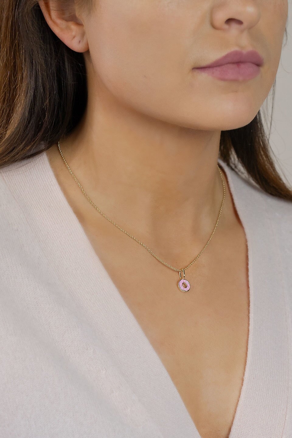 The Sis Kiss Bling Bar Charm Gold