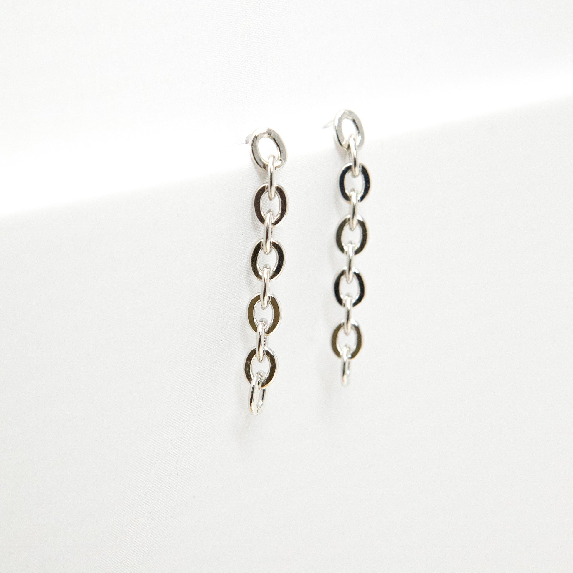 Chain Link Drop Earrings JEWELRY The Sis Kiss Oval Silver